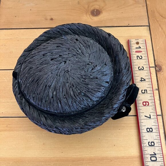 Black Raffia Pillbox Hat with Velvet Ribbon Vintage 1960s Women's Fashion Hat - Picture 7 of 8